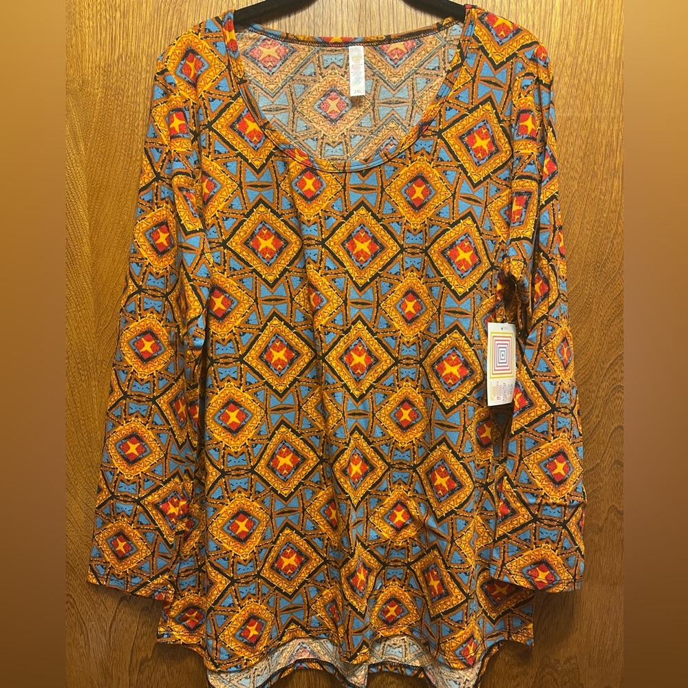 LuLaRoe - Lynnae - 2XL - Gold w/blue and red geometric pattern - NWT